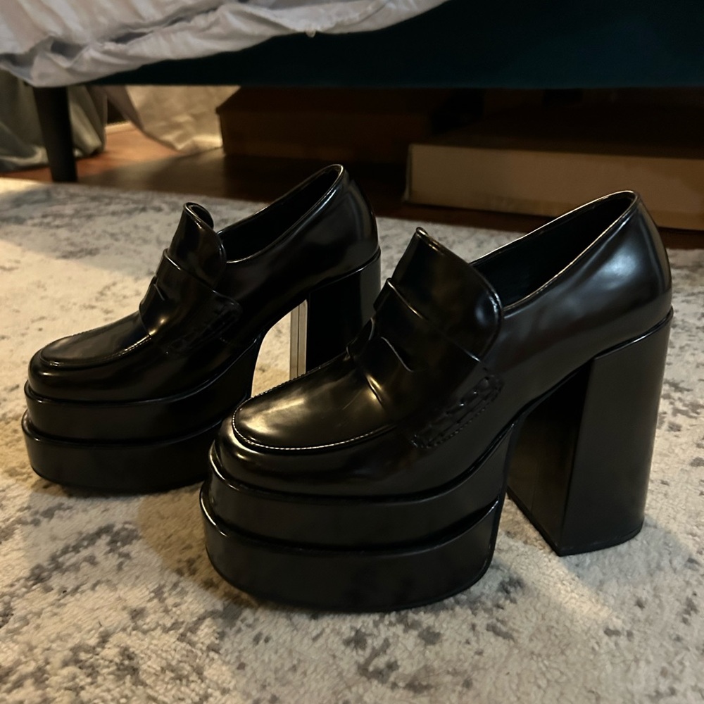 Steve Madden Platform Loafer. Never Worn Outside.